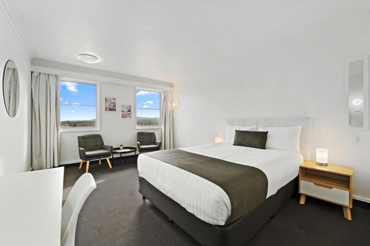 Hotel Coach House Launceston Extérieur photo