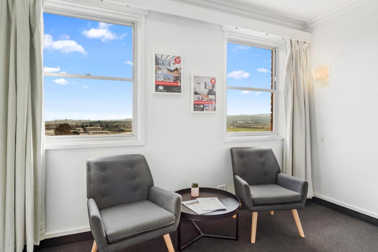 Hotel Coach House Launceston Extérieur photo
