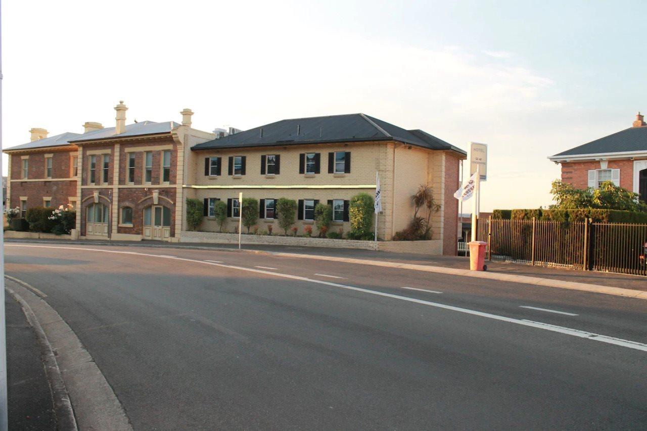 Hotel Coach House Launceston Extérieur photo