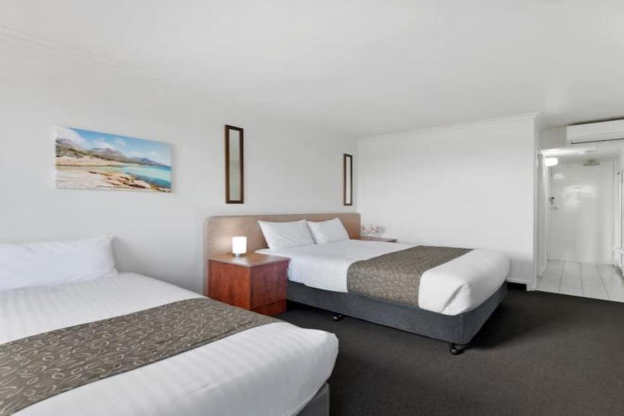 Hotel Coach House Launceston Extérieur photo