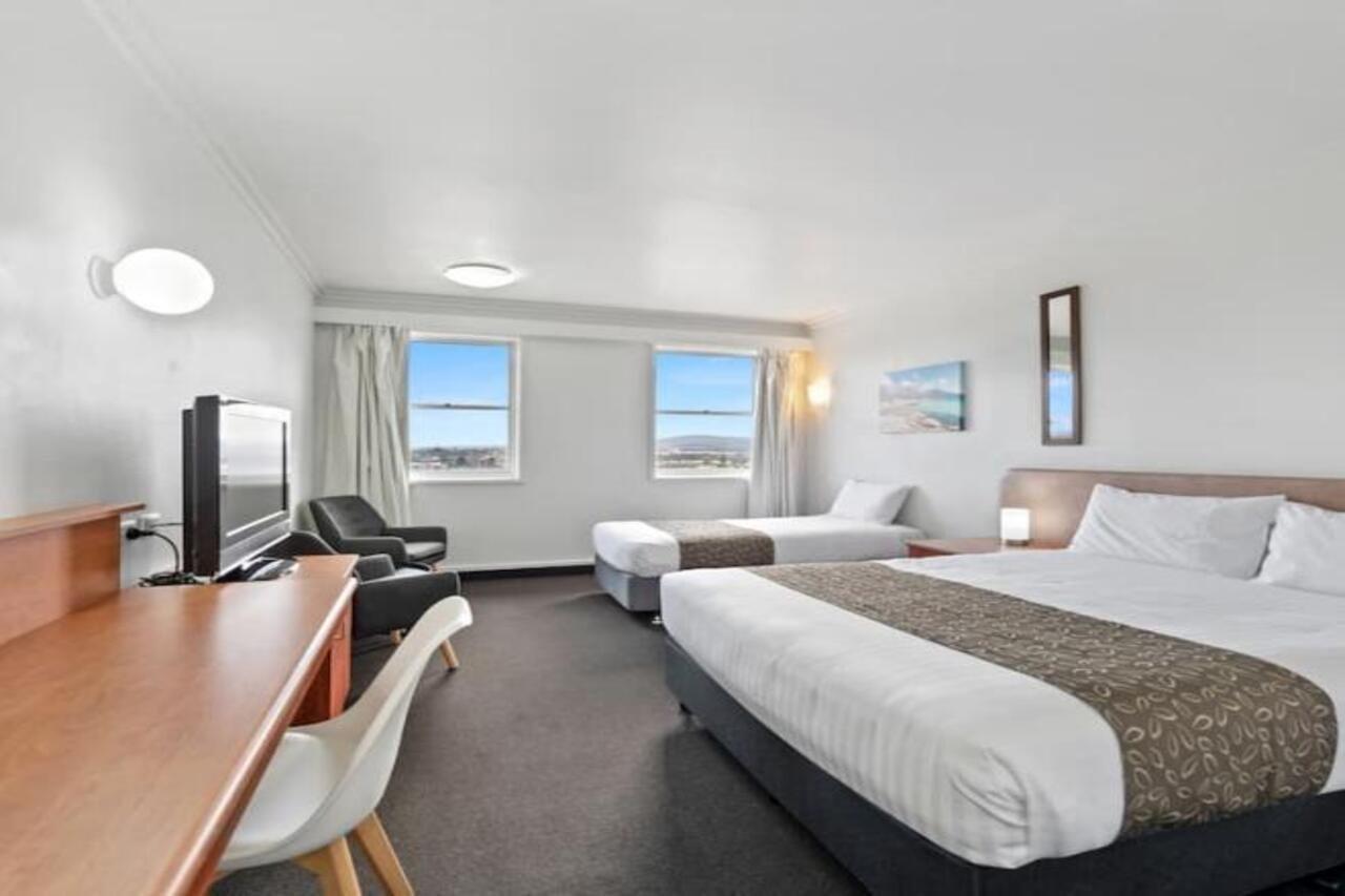 Hotel Coach House Launceston Extérieur photo