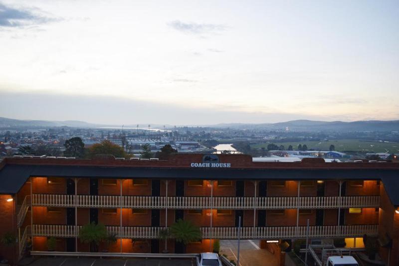 Hotel Coach House Launceston Extérieur photo