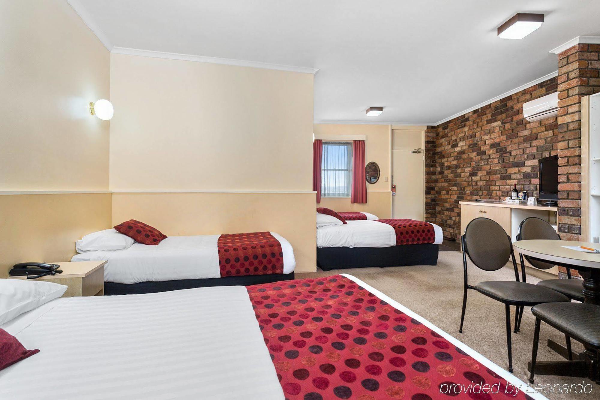Hotel Coach House Launceston Extérieur photo