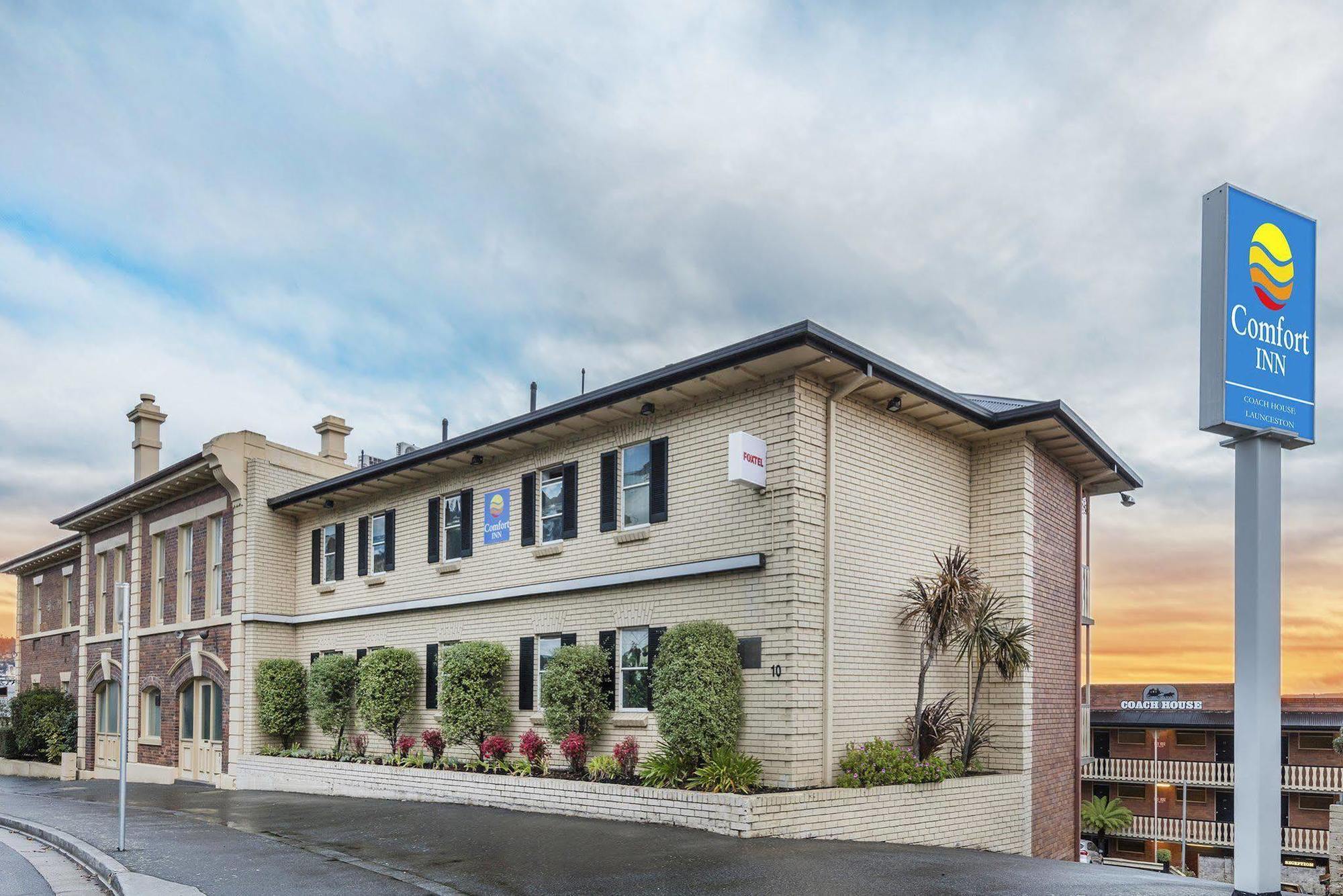 Hotel Coach House Launceston Extérieur photo