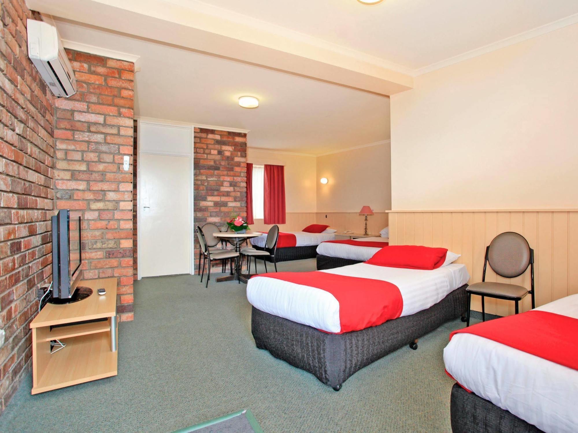 Hotel Coach House Launceston Extérieur photo